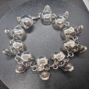 צמיד גולגלות מנירוסטה - עוצמתי וייחודי