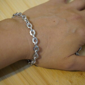 צמיד חוליות מעוצב נחתך בהתאם למידה שתבחרו נירוסטה כסופה