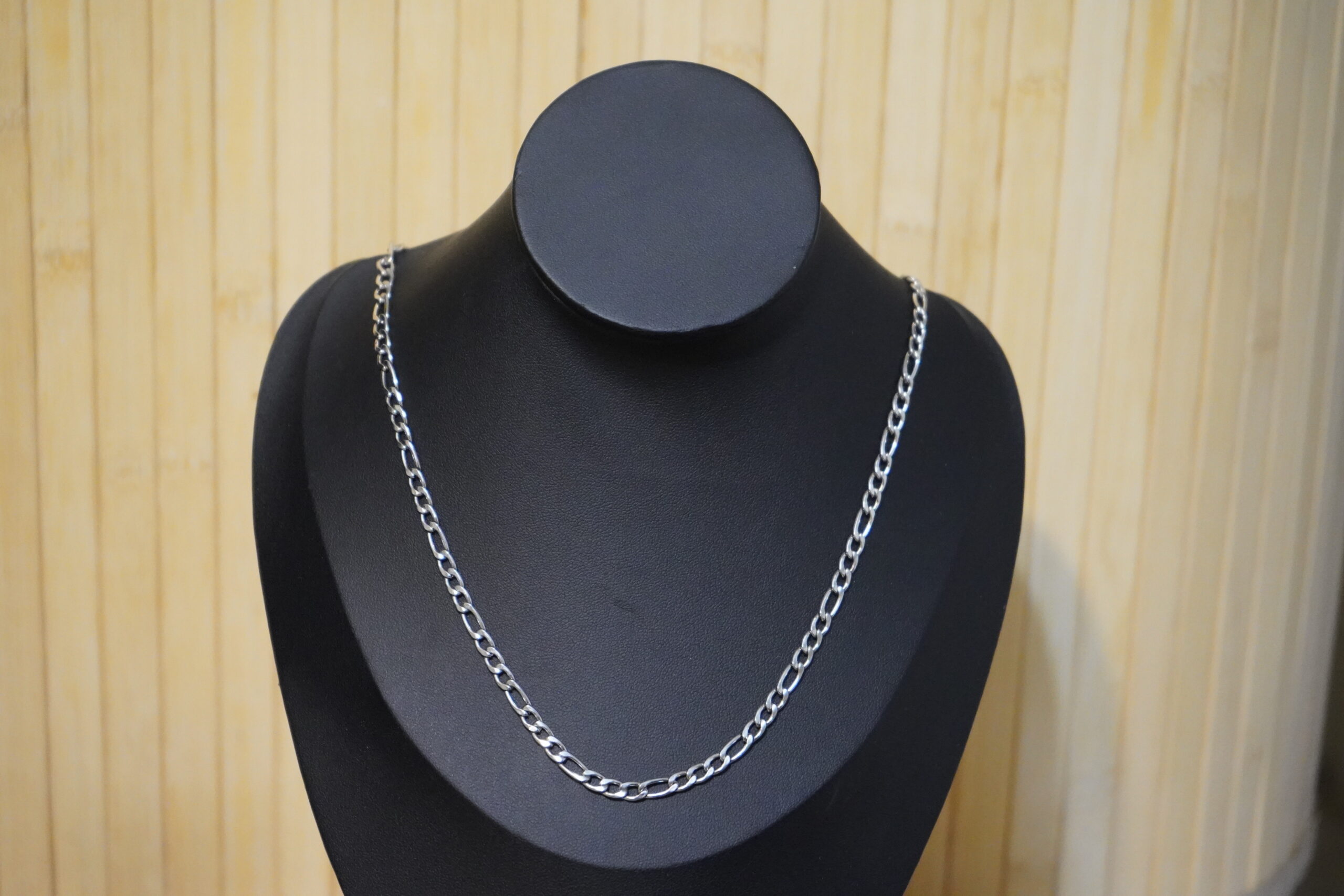 שרשרת נירוסטה יוקרתיתי בעיצוב קלאסי כסוף