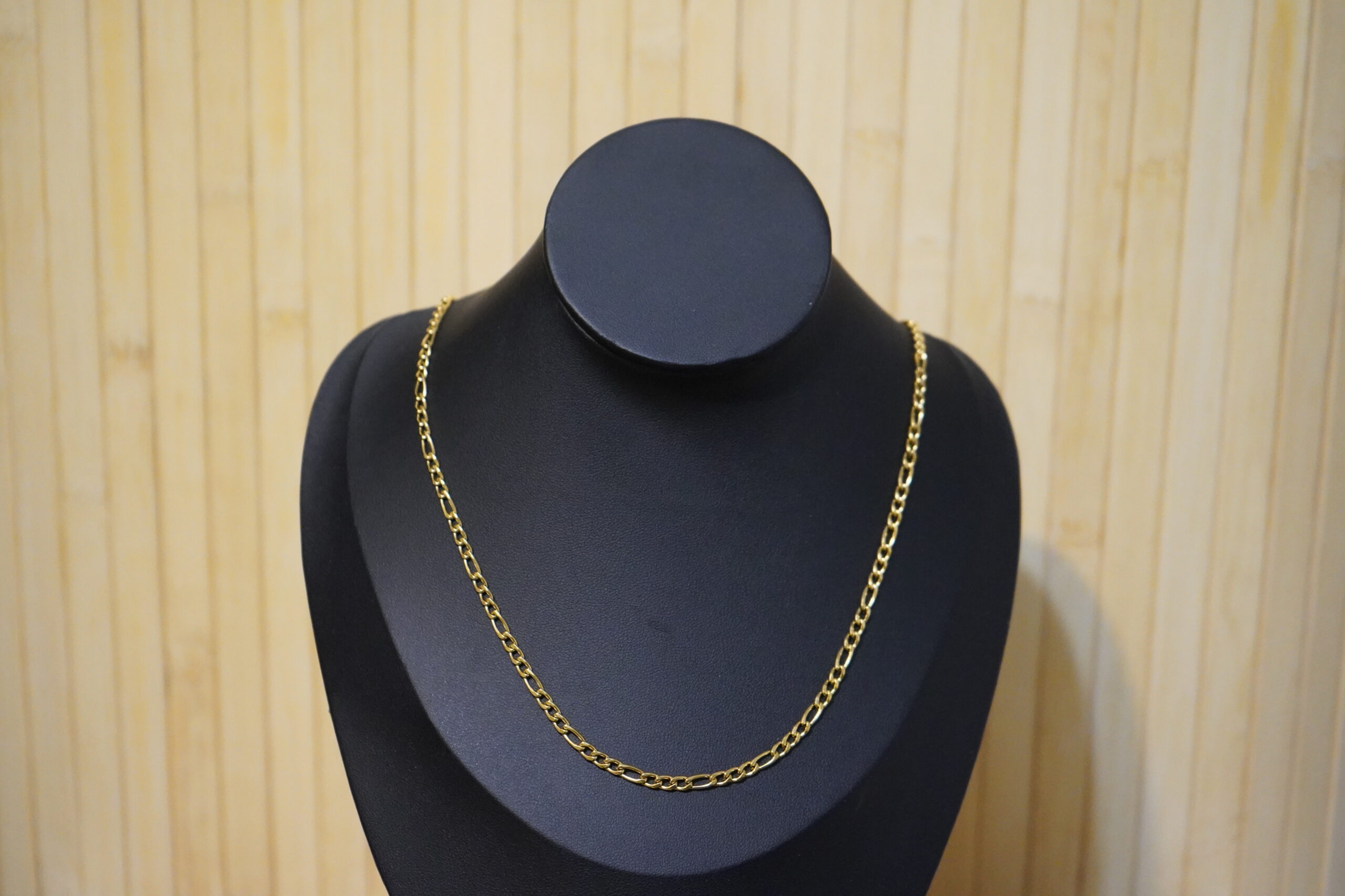 שרשרת נירוסטה יוקרתיתי בעיצוב קלאסי זהוב